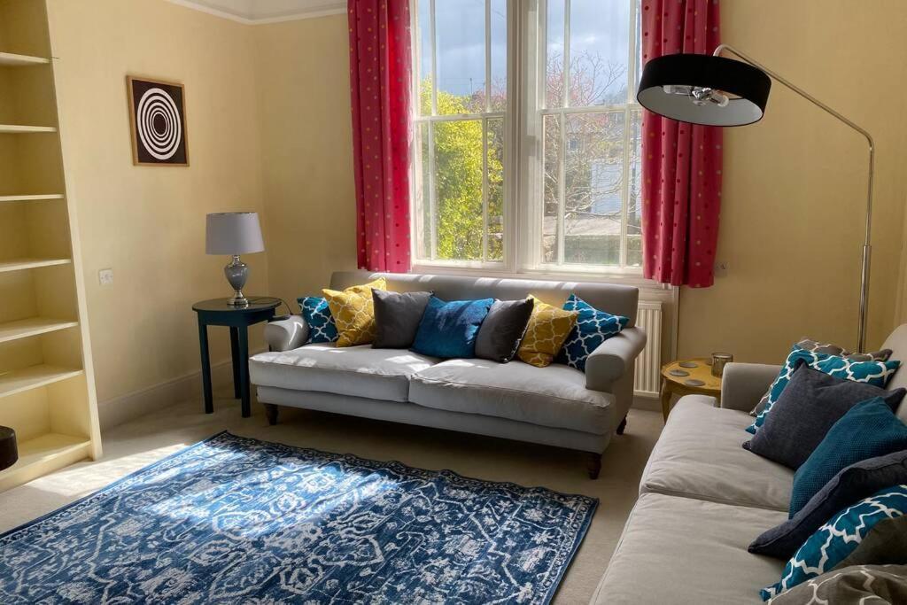 Lynwood - Victorian Home In The Peak District ベイクウェル エクステリア 写真